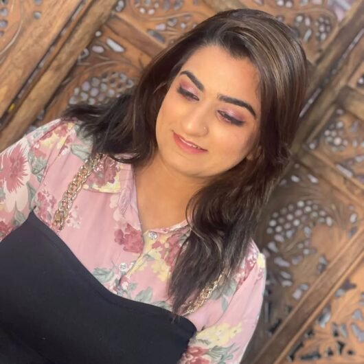 4. Aarti Makeup Artist